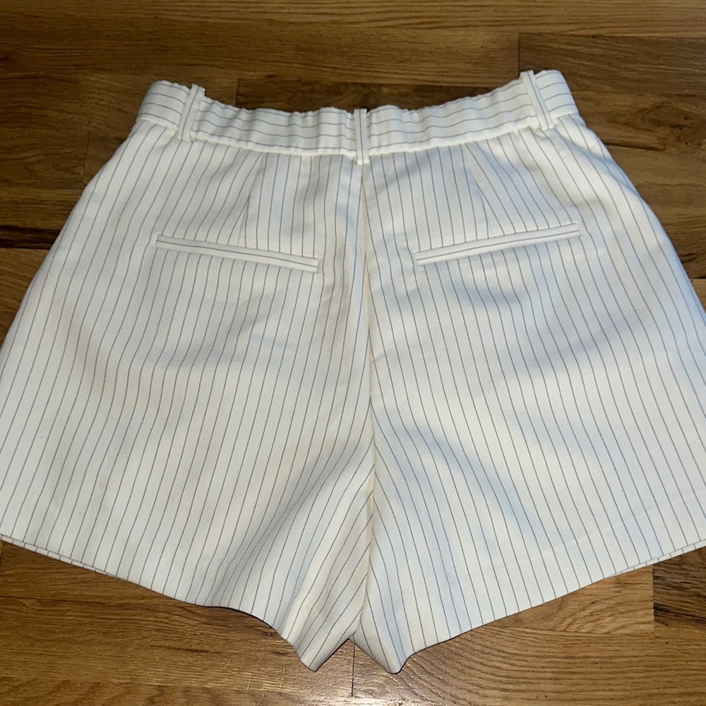 Abercrombie & Fitch White Pinstripe High Waist Women's Shorts - Picture 7 of 10